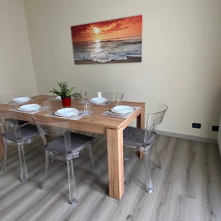 Elegante Tre Amis - Doppio Garage & Free Wifi - Ac Apartment