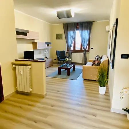 Elegante Tre Amis - Doppio Garage & Free Wifi - Ac Apartment
